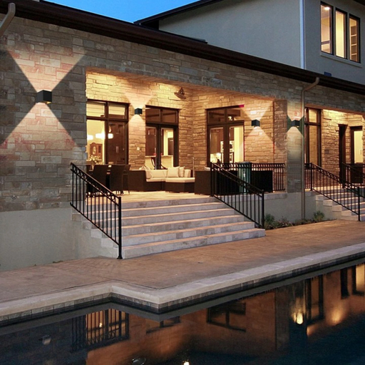 Aplica LED CREE Kira montată pe fațada unei case moderne ledia.ro