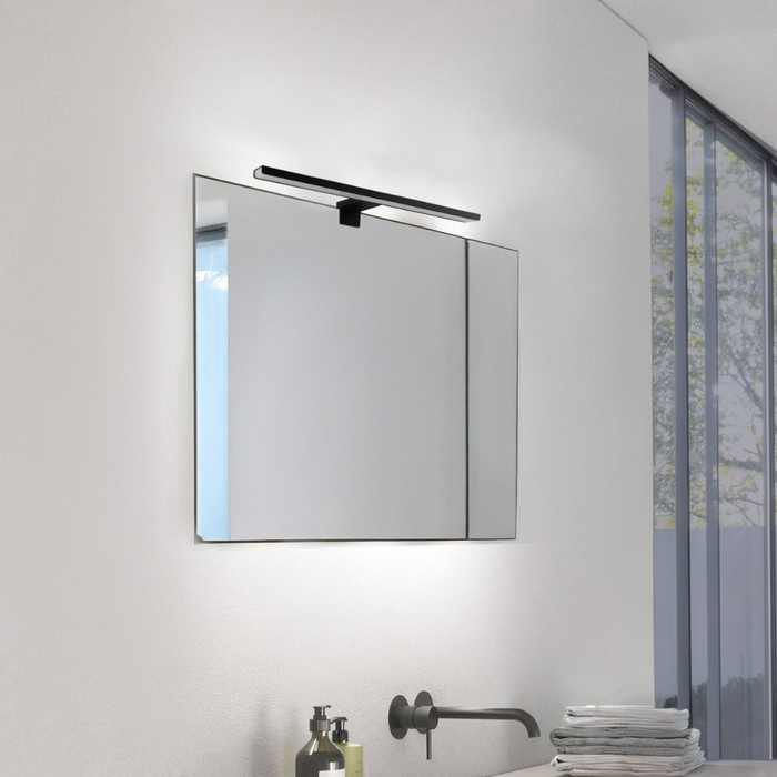 Aplica LED neagră 8W cu lumină naturală
