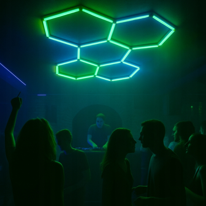 LED hexagon modular RGB pentru spații creative și tehnice
