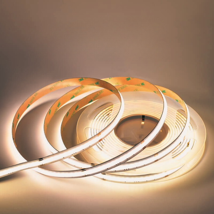 bandă LED RGBW cu alb cald design interior modern