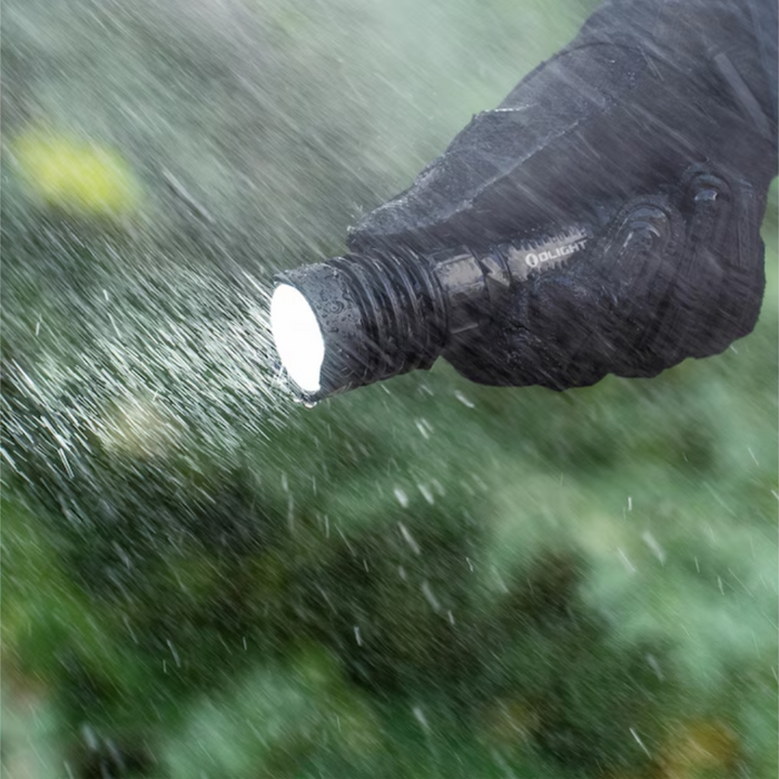 Kit complet lanternă Olight Warrior X4 cu accesorii, rezistenta la apa

