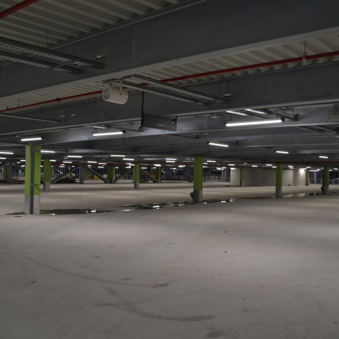 corp LED liniar alb RAL9003 pentru spații industriale