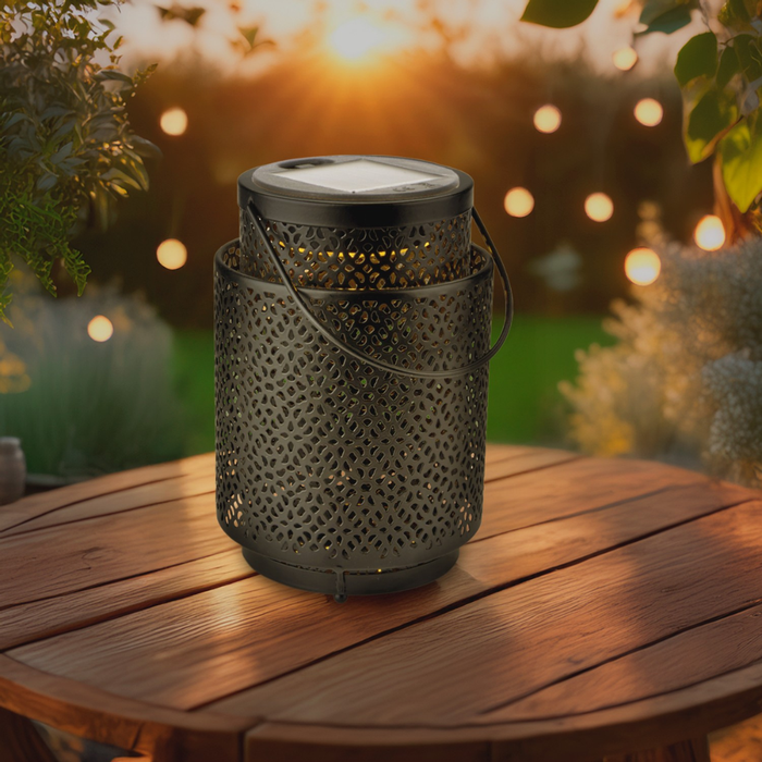 lampă solară neagră model Casablanca exterior