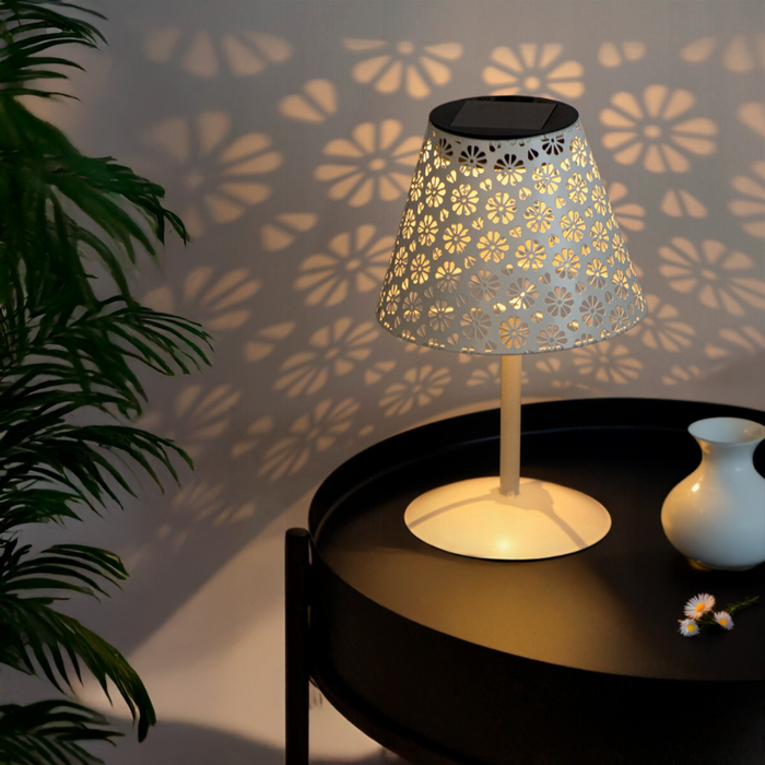 Lampă solară pentru terasă cu lumină ambientală 2500K
