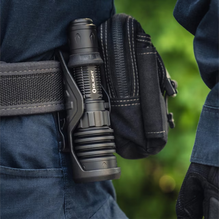 Lanterna Olight X4 cu buton extins și control rapid