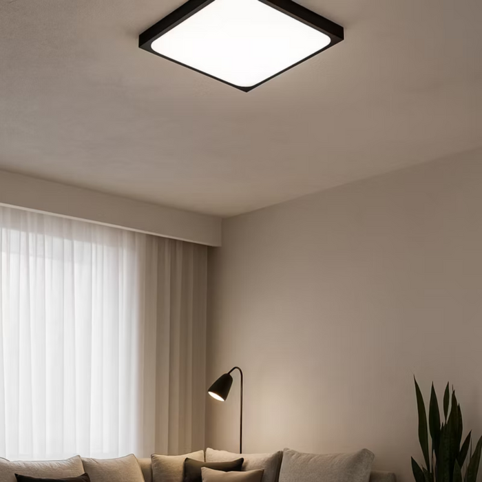 Plafonieră LED pătrată neagră RAL9005 pentru spații rezidențiale
