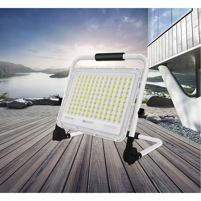 proiector LED exterior rezistent la apă IP65