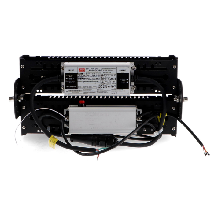 Montaj proiector LED 100W pe fațadă
