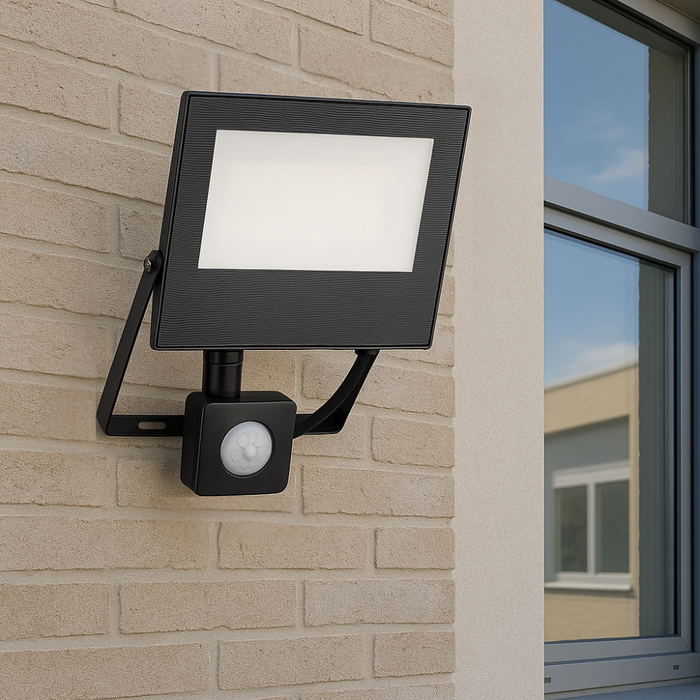 Lumină LED exterior 50W Mola cu senzor PIR pentru curți
