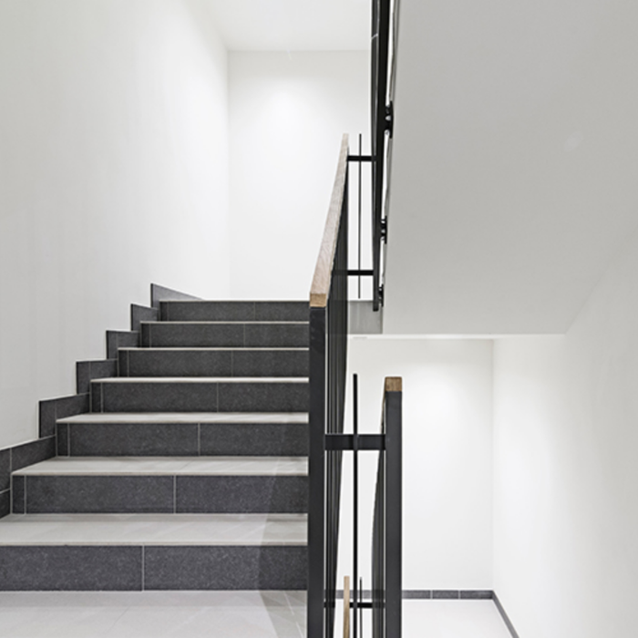 Lumină de siguranță LED rotundă 3W cu baterie 2200 mAh ledia.ro