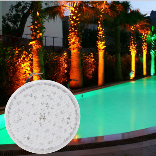 Spot LED 12V AC/DC Osram instalat în piscină privată, în modul de culoare albastră.
