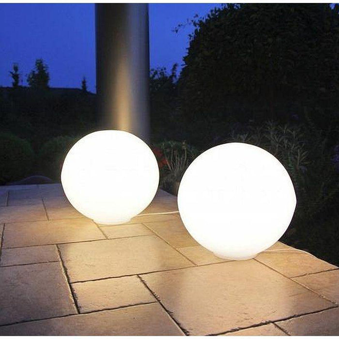 lampa sferica alb, bila luminoasa 35cm, iluminat gradina, lampa glob, corpuri iluminat terasa, glob iluminat gradina, lampi pentru terase, iluminare curte, lampi gazon, lampi globuri, lumini pentru terase, iluminat curte si gradina, bile luminoase gradina, lampi de terasa, ledia.ro