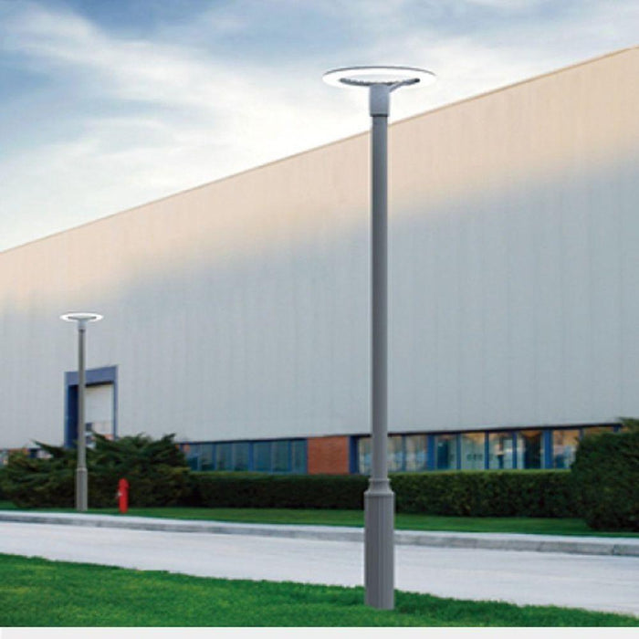 lampa urban montata pe stalp