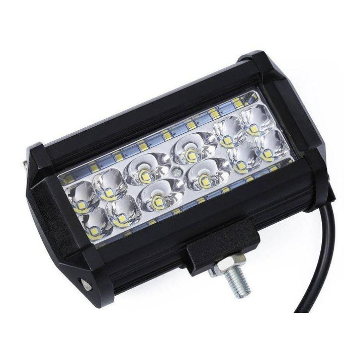 proiector auto dreptunghiular, proiector led auto 84w, proiectoare auto flood beam, proiectoare off road dreptunghiulare, proiectoare led off road, proiector led auto offroad 13cm, proiector offroad 12v-24v, proiectoare led camion, proiectoare suv, proiector 12v auto, ledia.ro